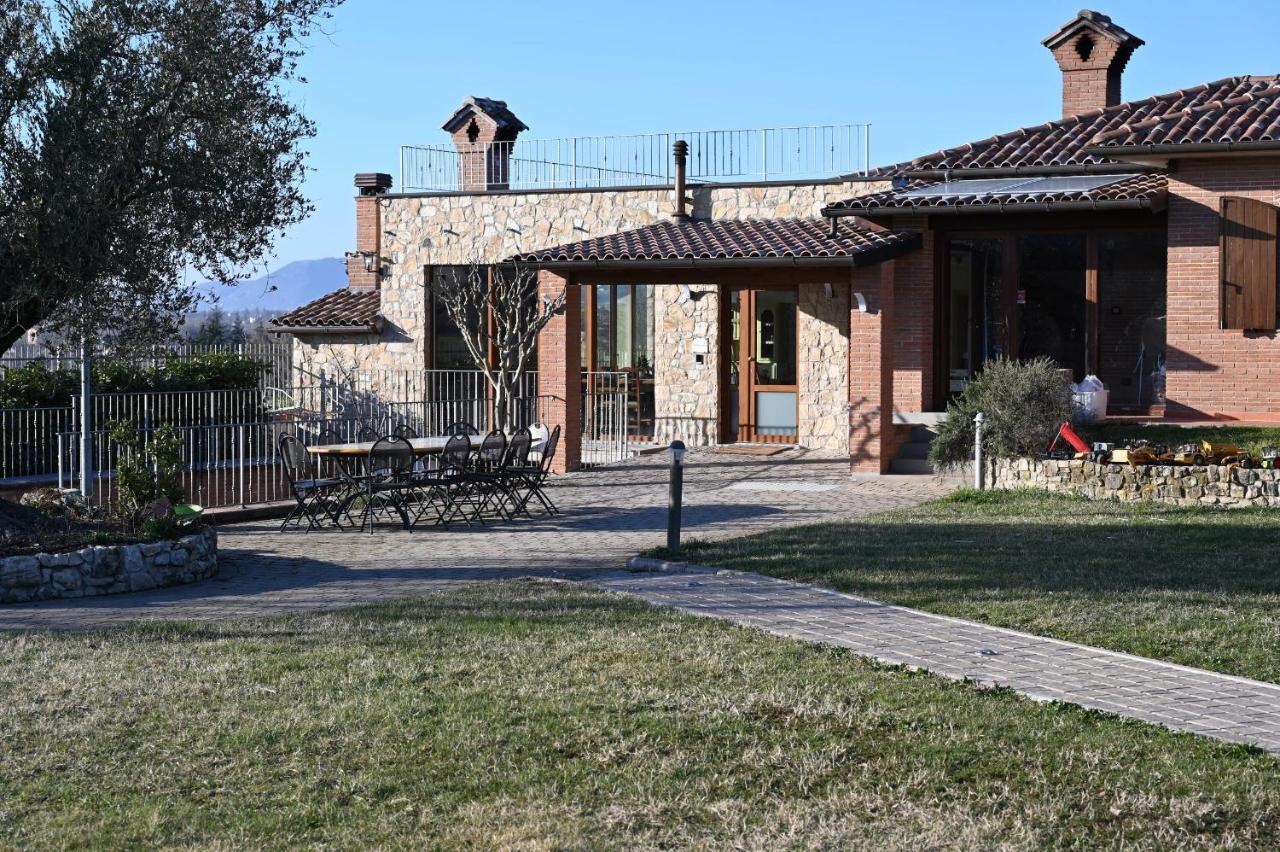 Agriturismo A Casa Mia Губбио Экстерьер фото